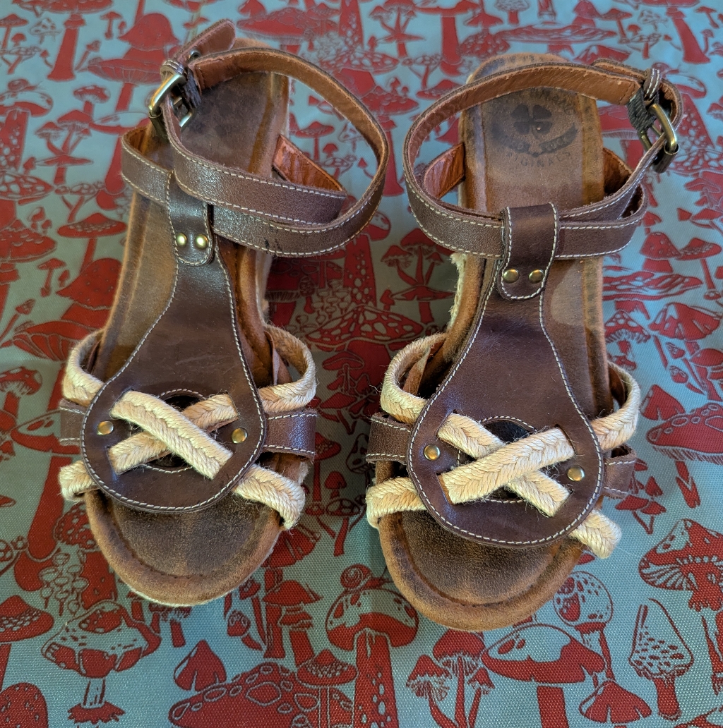 Lucky Brand Wedged Sandals Size 812